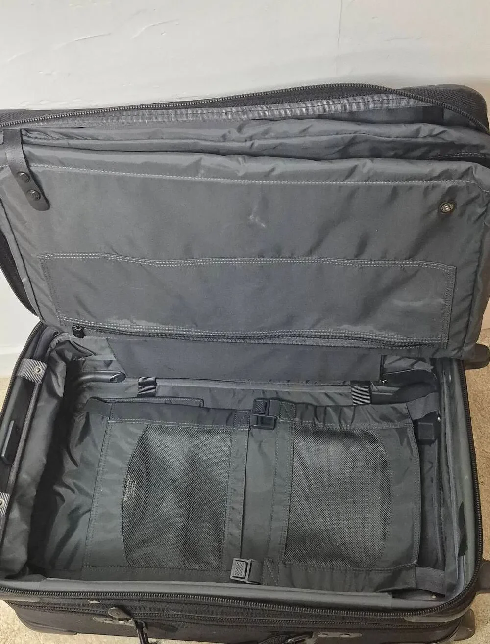 Briggs &Riley Baseline carry-on